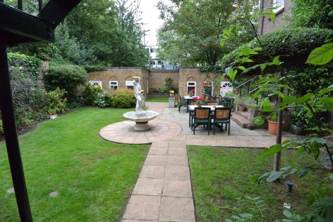 Garden at Clarence Hotel, Windsor, England.