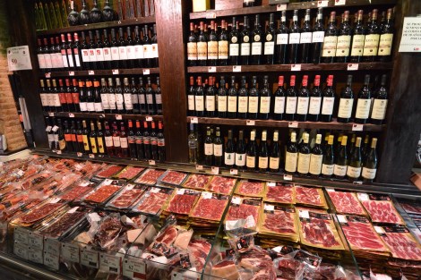 Prepacked meats and wine at Alma de Julián Becerro, Madrid, Spain.