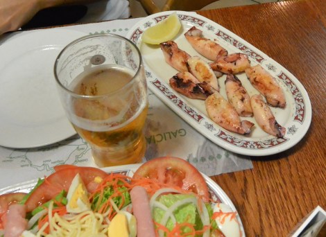 Chipirones, beer, and salad at Cerveceria Rua Bella, Santiago de Compostela, Spain.